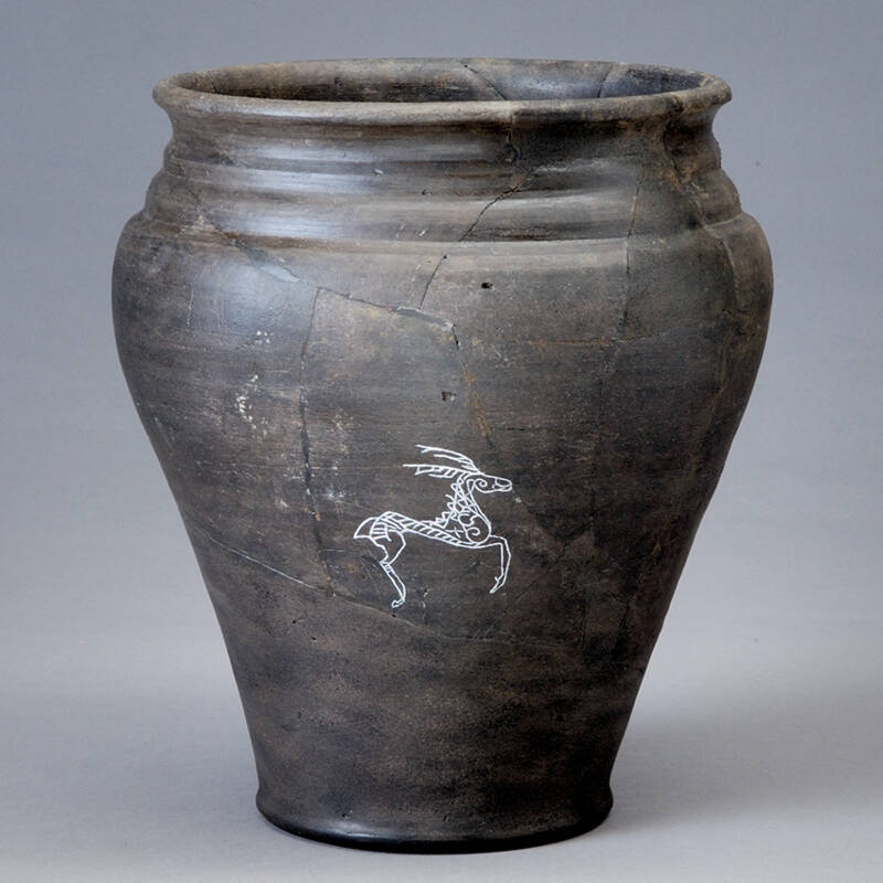 Keltische Gefäß mit Hirschdarstellung aus dem Oppidum von Manching.