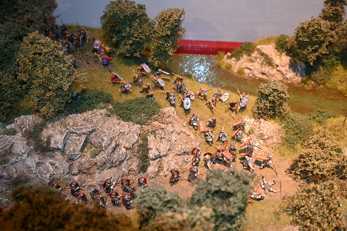 Diorama eines germanischen Überfalls auf eine römische Vorhut.