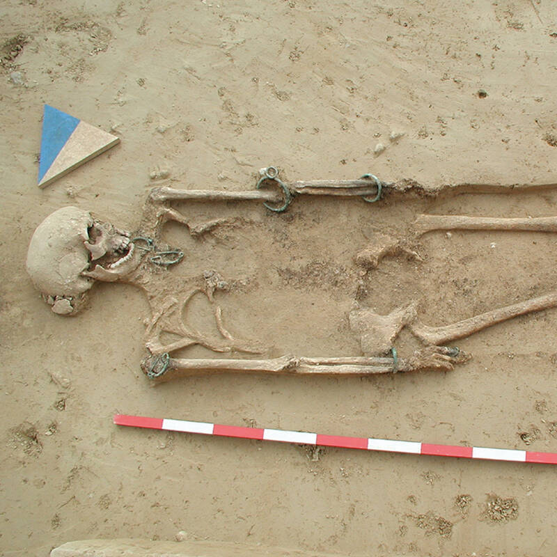 Keltisches Frauengrab des 4. Jahrhunderts v. Chr. in Regensburg-Burgweinting. · © Stadtarchäologie Regensburg