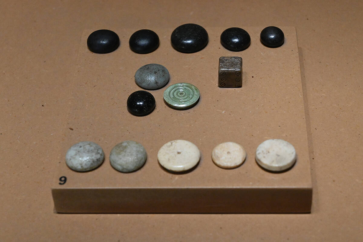 Römische Spielsteine aus Oberstimm.