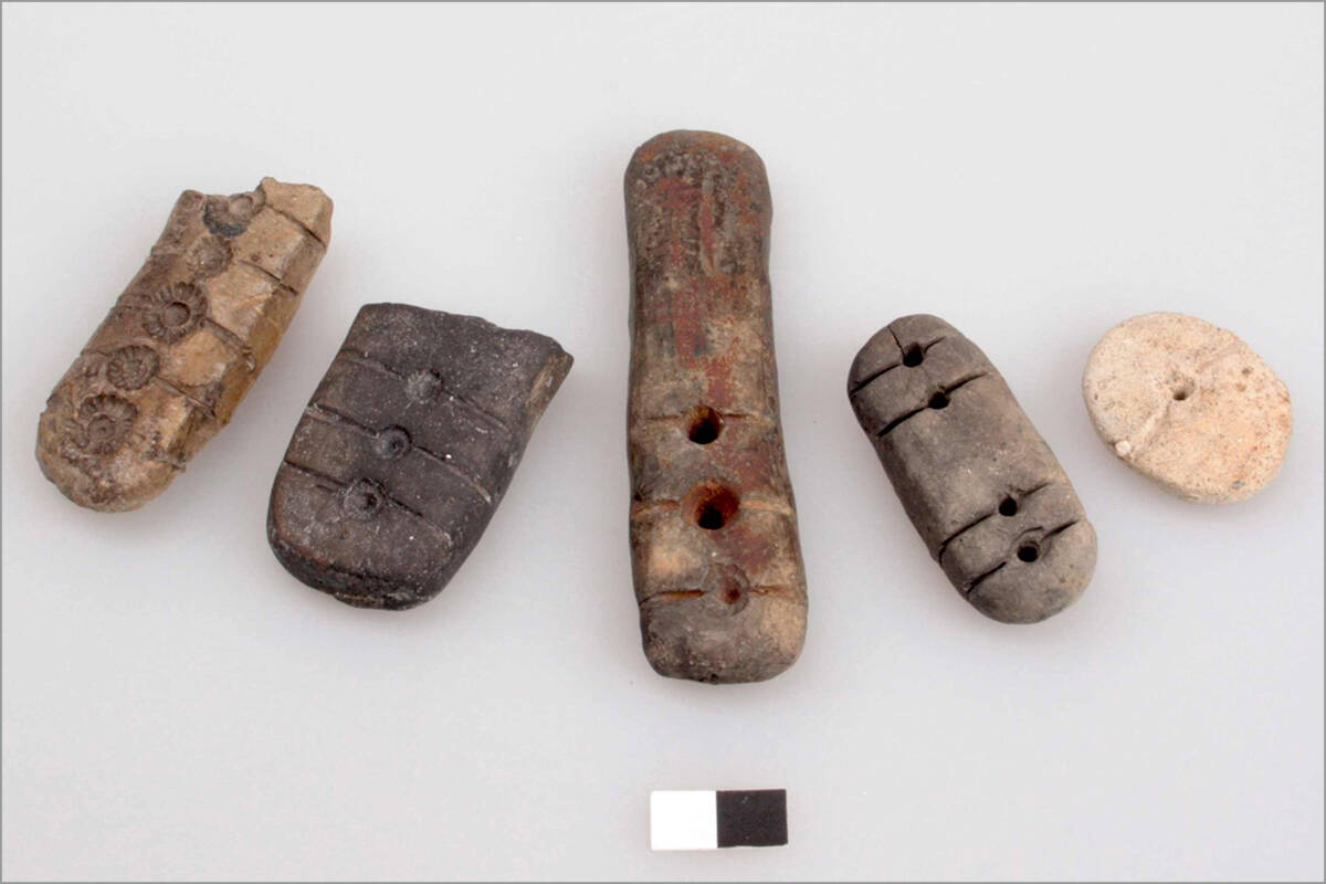 Brotlaibidole aus verschiedenen Fundstätten in Niederösterreich.