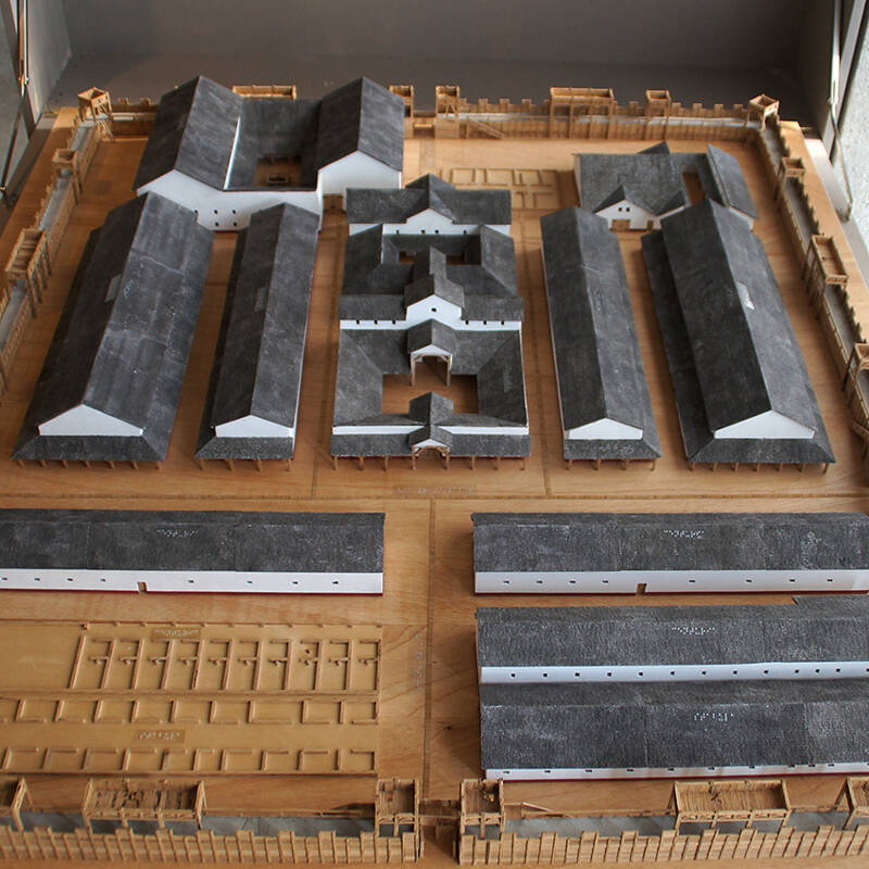 Für blinde und sehbeeinträchtigte Gäste steht ein Tastmodell des Römerkastells von Oberstimm zur Verfügung.