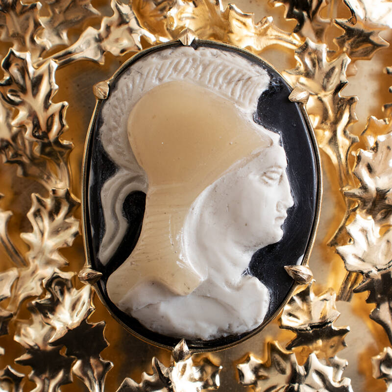 Nachbildung eines antiken Kameos mit Minerva an der Bamberger Heinrichskrone.