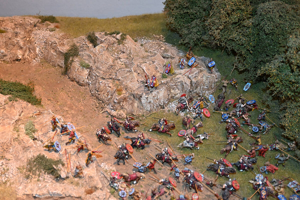 Diorama eines germanischen Überfalls auf eine römische Vorhut.