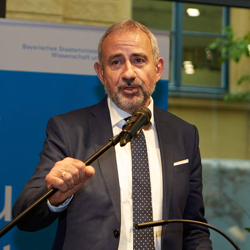 Herrmann Parzinger bei seinem Grußwort zur Wiedereröffnung der Archäologischen Staatssammlung.