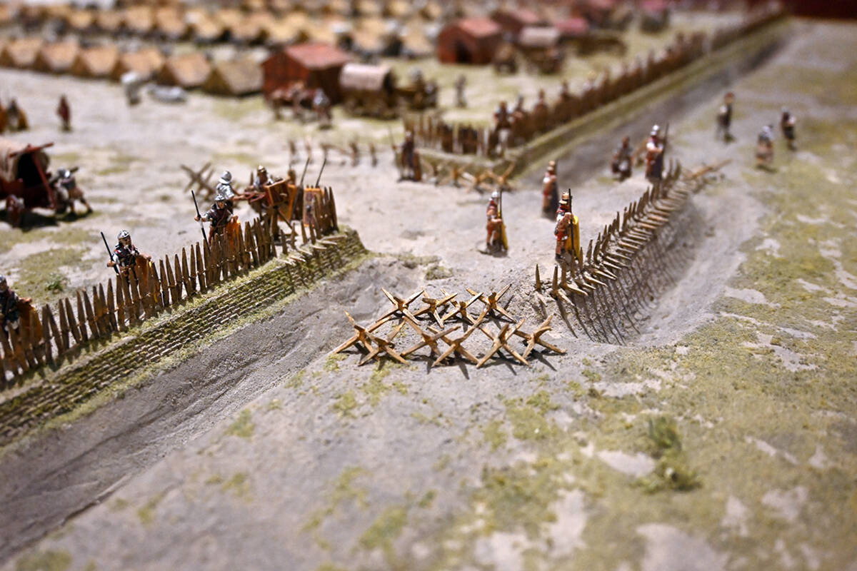 Die Tore sind durch weitere Annäherungshindernisse geschützt.