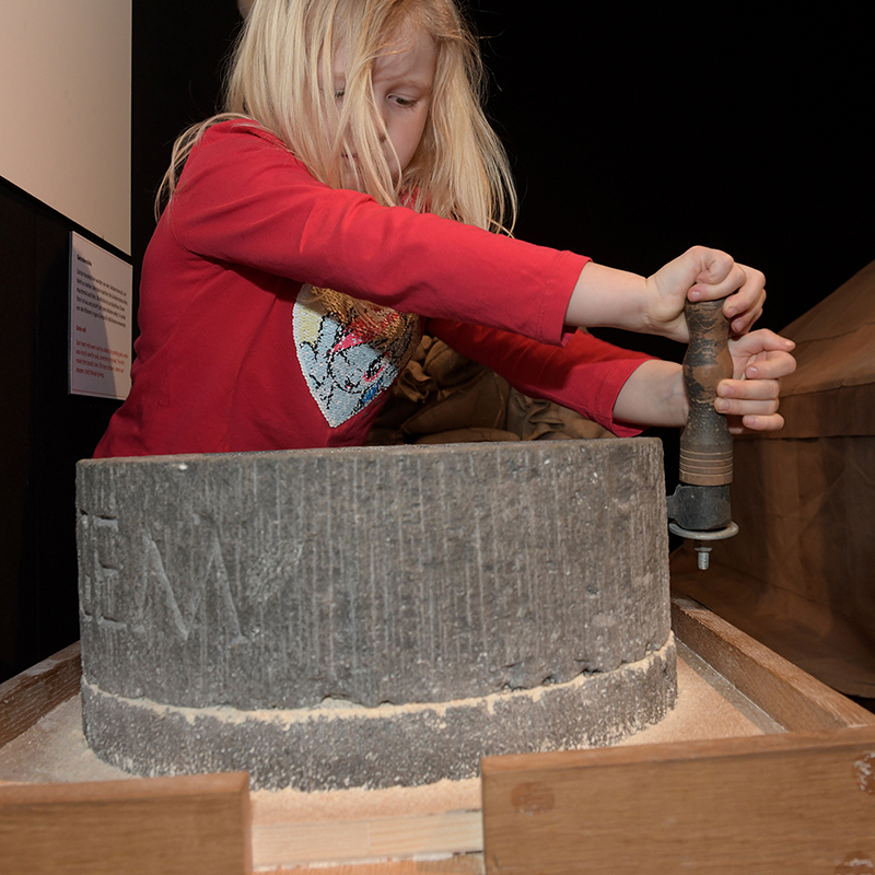 Artikelbild_OdM März 2026_Mahlen nach Zahlen. © Varusschlacht im Osnabrücker Land_Foto Hermann Pentermann