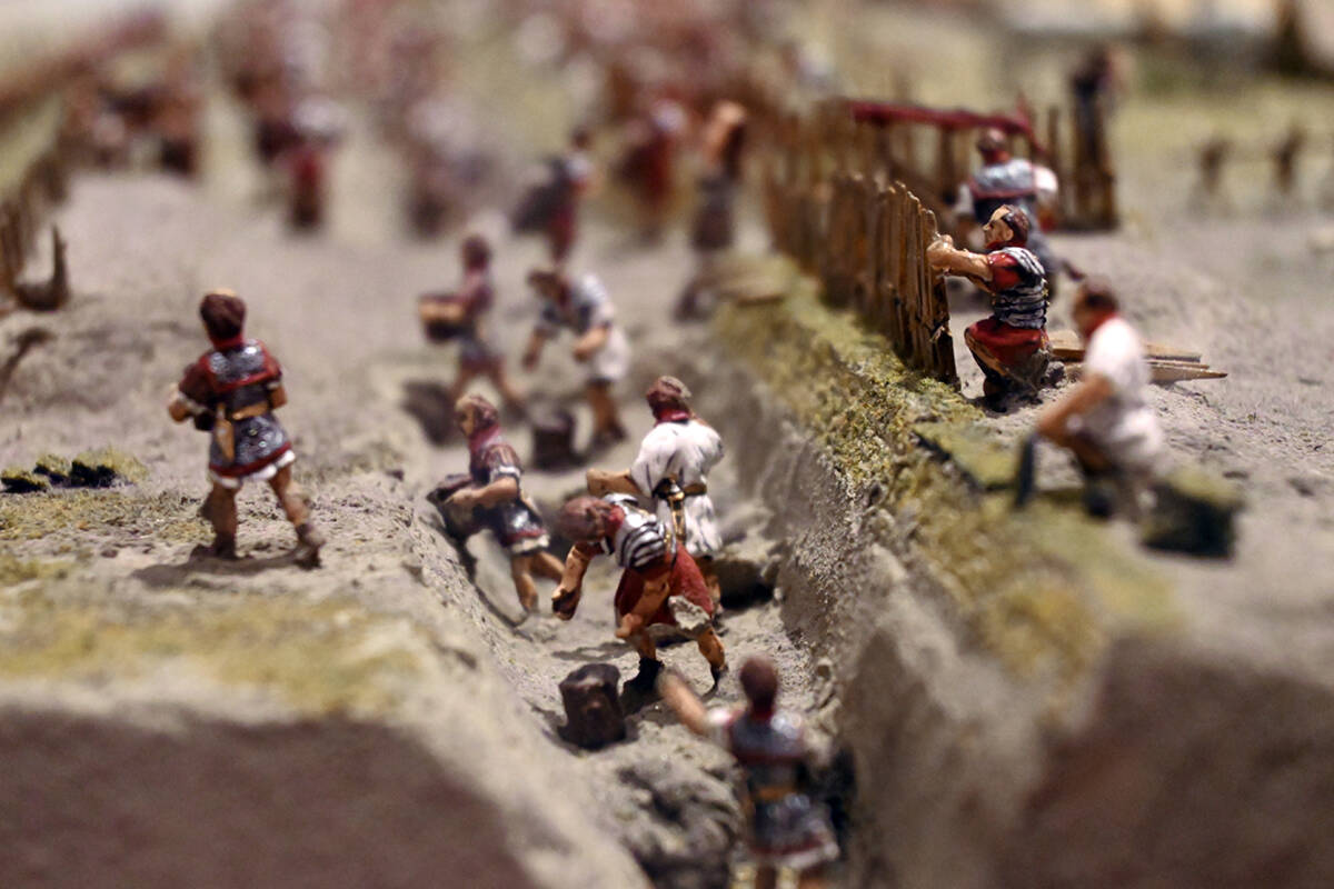 Beim Schanzen an Wall und Graben kommt man ganz schön ins Schwitzen.