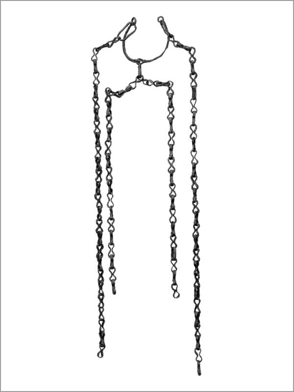 Halsfessel mit Ketten für Hand- und Fußfesseln aus der Keltenstadt von Manching.