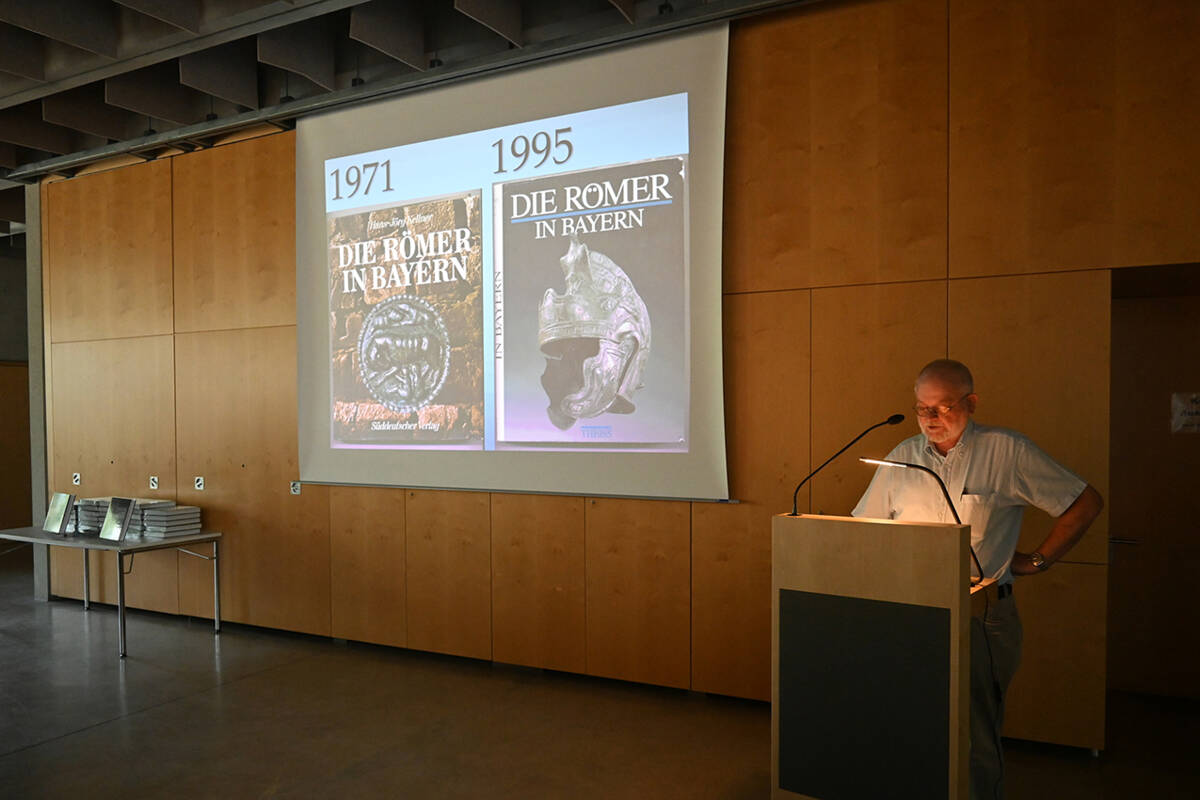 Neben ausgewählten archäologischen Funden und Befunden führte Autor Thomas Fischer in die Genese des neuen Standardwerkes ein.