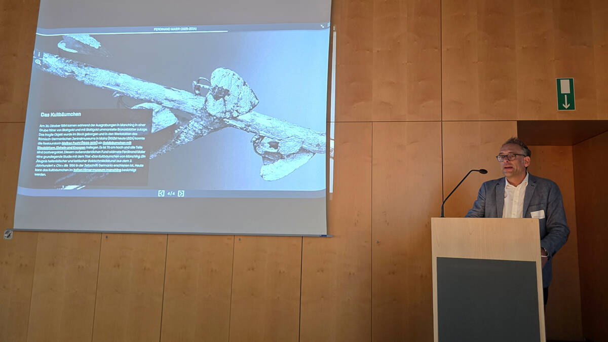 Tobias Esch begrüßte als Leiter des kelten römer museums die Teilnehmerinnen und Teilnehmer des Kolloquiums.