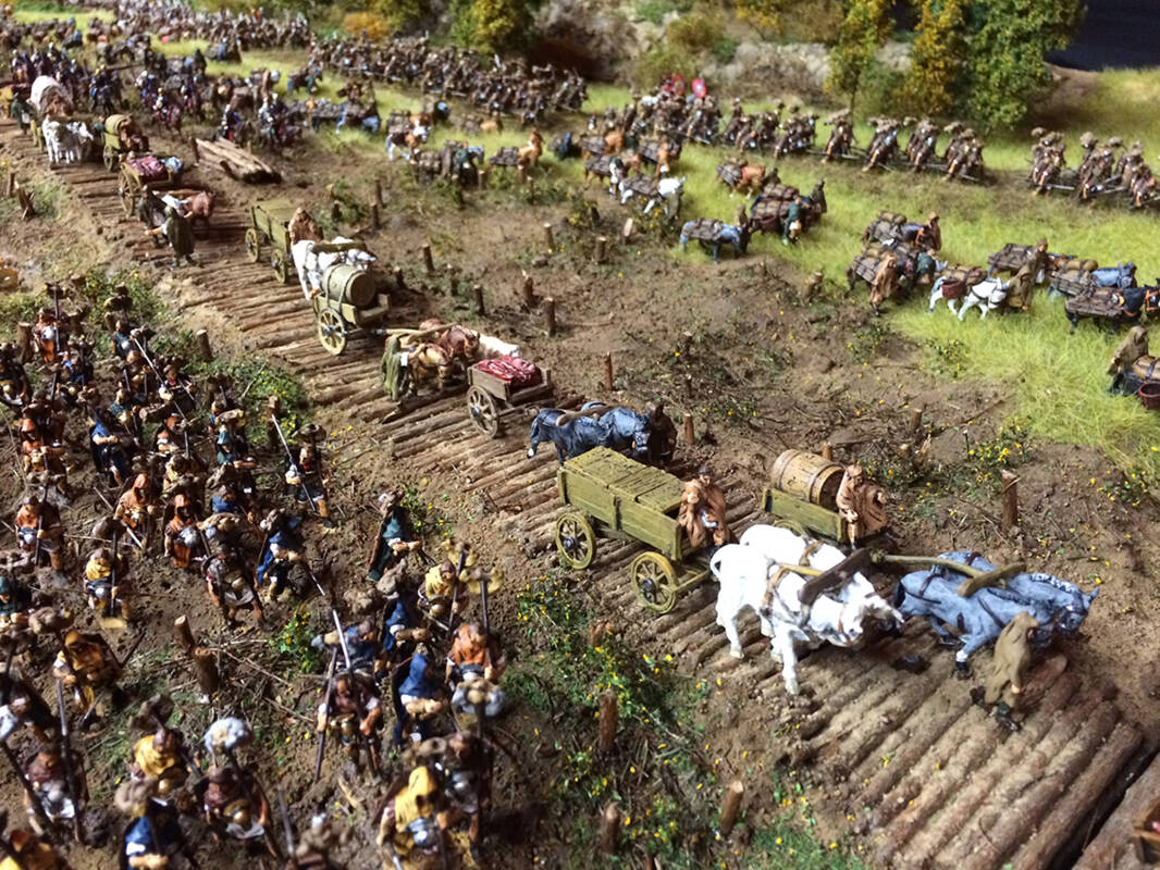 Modell mit zwei römischen Kohorten auf dem Marsch im Gelände.