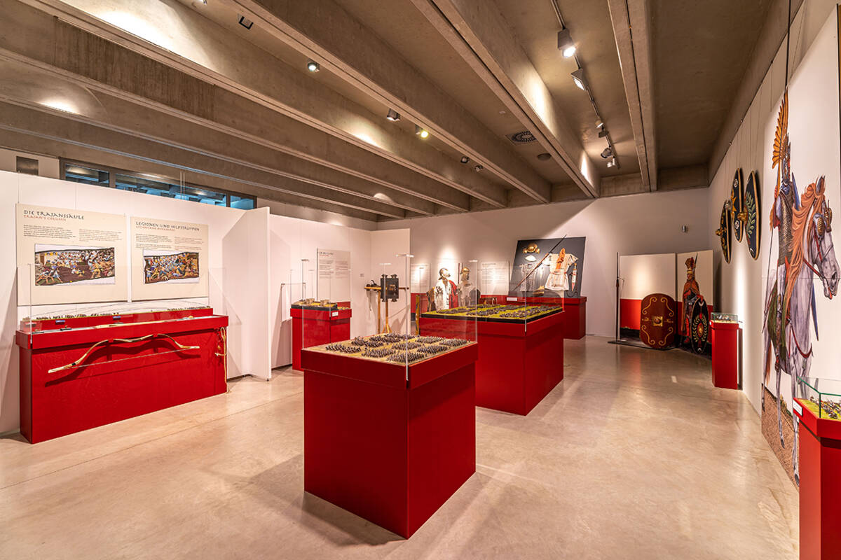 Blick in den Ausstellungsteil zu römischen Hilftruppen.